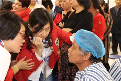 深圳狮子会光明行活动走进普宁革命老区