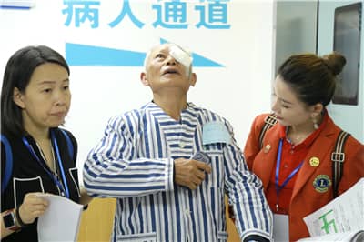 深圳狮子会光明行活动走进普宁革命老区