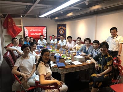 1571648180973427.jpg 4合影.jpg