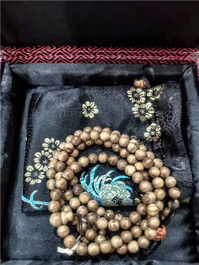 1576830569653839.jpg 65沉香念珠.jpg