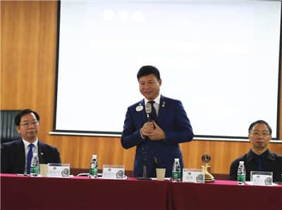 座谈会 翁华致辞.JPG