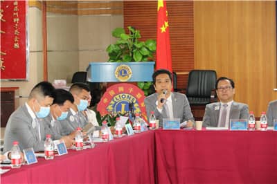 主持人聂向东.jpg