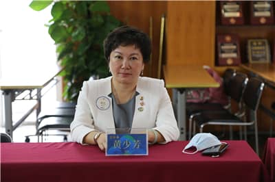 黄少芳.jpg