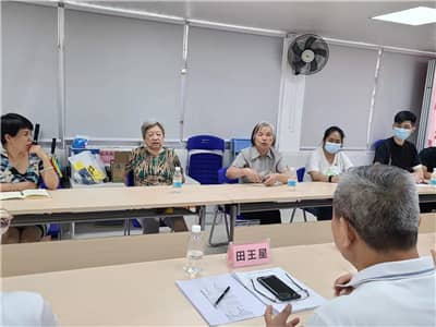 老党员们.jpg