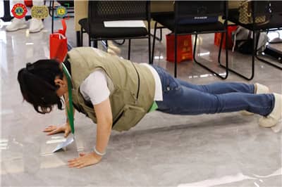插图11-仰卧起坐.jpg