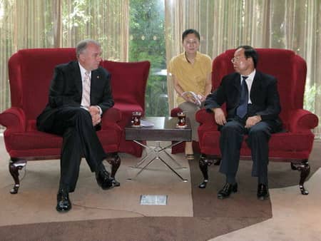 深圳市领导与国际狮子总会长亲切会见