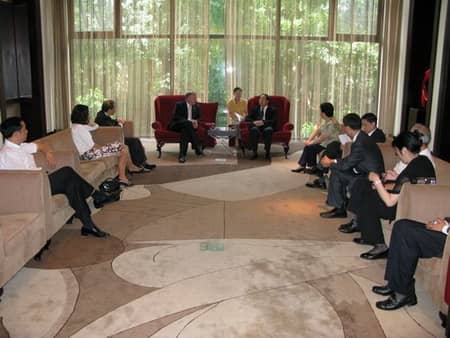 深圳市领导与国际狮子总会长亲切会见