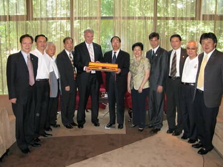 深圳市领导与国际狮子总会长亲切会见